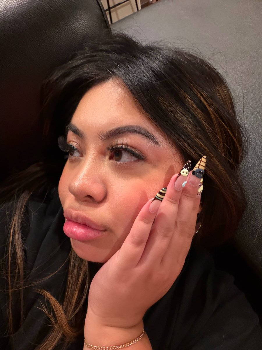 lilgoddessjade's tweet photo. manicure done, YOU ARE REIMBURSING IT. bye bye 👋🏼 https://t.co/aucDAlv40i