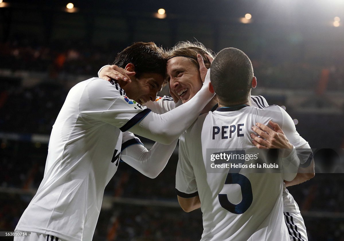 acervokaka's tweet photo. a mysterious individual asked for kaká with luka modrić

uma pessoa misterioso pediu fotos do kaká com o luka modrić https://t.co/W2goyVqbQ4