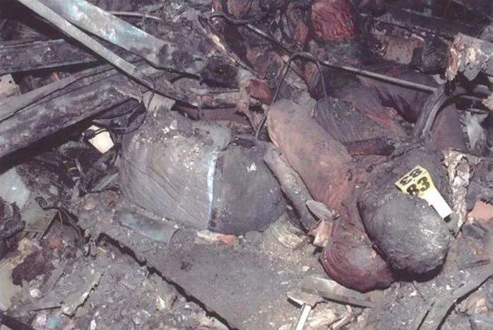 fishyyandrandom's tweet photo. Photos of the 9/11 Clean Up search and recovery https://t.co/tiGbcWBqZa
