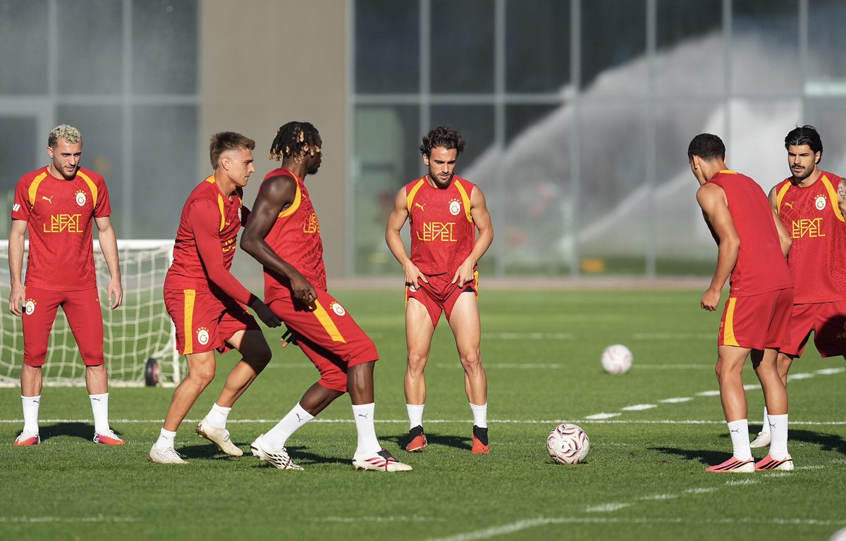 GalatasaraySK's tweet photo. Günaydın #Galatasaray Ailesi https://t.co/NFQfRHoapn