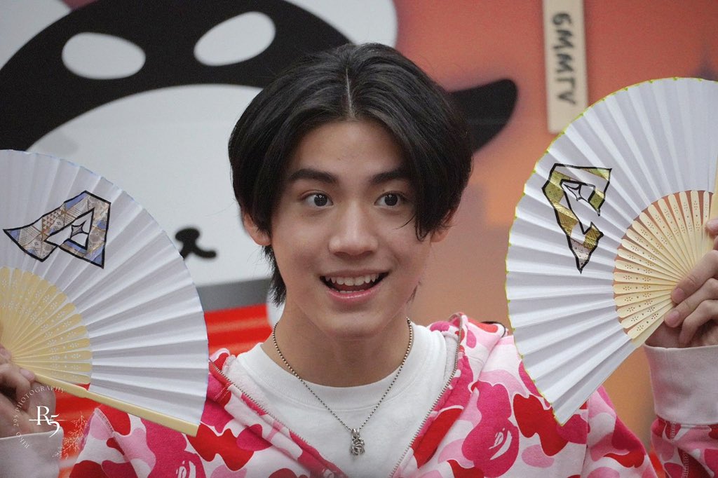 almondphun's tweet photo. my precious babies i love you so much 🥺

MONDPROPON IN FUK FANSIGN
#GMMTVPOPUPSTOREINFUKUOKA2026 https://t.co/HmNJhm2vhh