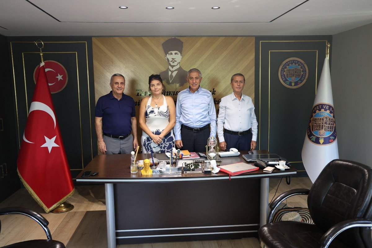 salihlitso's tweet photo. Salihli ile Paris-Rungis hattında iş birliği arayışı

Salihli Ticaret ve Sanayi Odası Yönetim Kurulu Başkanı İbrahim Yüksel ile ADSC Sorbonne Paris Cité Yönetim Kurulu Başkanı Dr. Nilgün Erkardeş, Salihli ile Paris’in Rungis banliyösü arasında bir köprü kurulması konusunda görüş https://t.co/GNwUC5qcwf