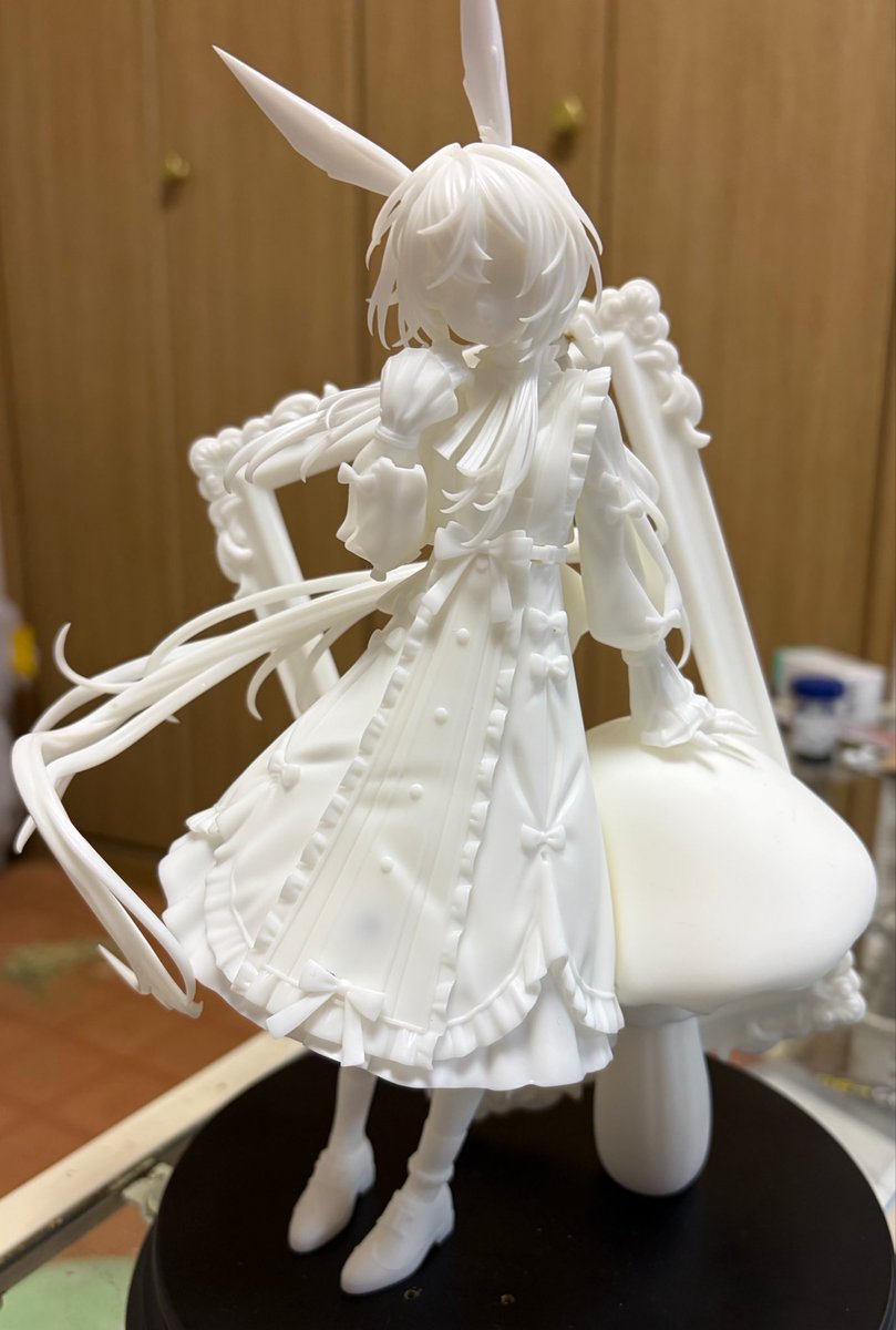 sora199001's tweet photo. アーミヤ仮組み概ね完了
台座はヴィネットにしたいのでラウンド型に変更
キノコに寄りかかってるから重心のバランス取るの中々大変だったけど、造形も分割もすごく良い！ https://t.co/hVHtlxh3t4