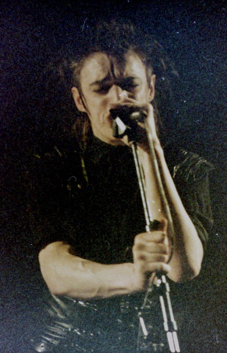 dailyblixas's tweet photo. day 81
📷 March 1985 https://t.co/0zYzBY8tve