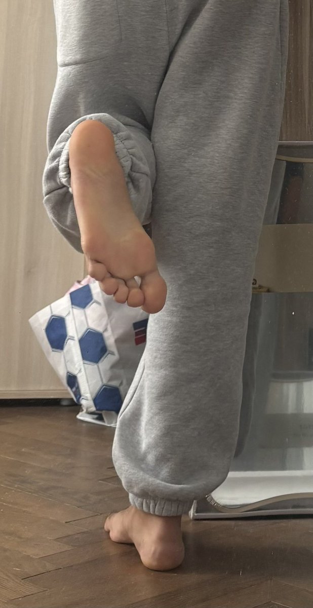 footzilla08's tweet photo. On fait la bise? https://t.co/1nAZcdIqeW