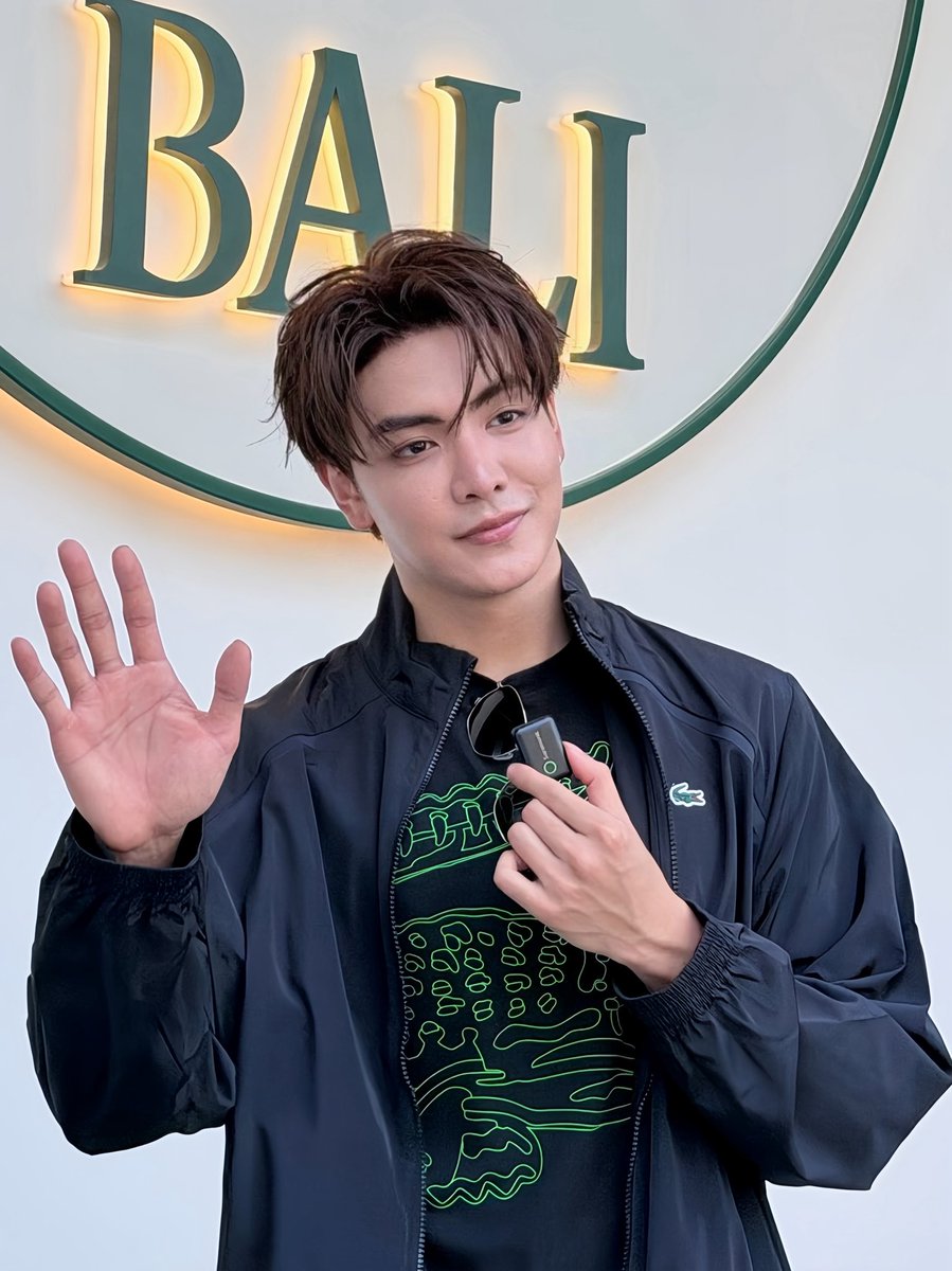 mychenrcj's tweet photo. ลุคนี้น่ารักอะ น้องจุงๆๆๆ🤏🏻🤏🏻

JOONG LACOSTE IN BALI
#LacosteXJoong https://t.co/0EpJ8omMvE