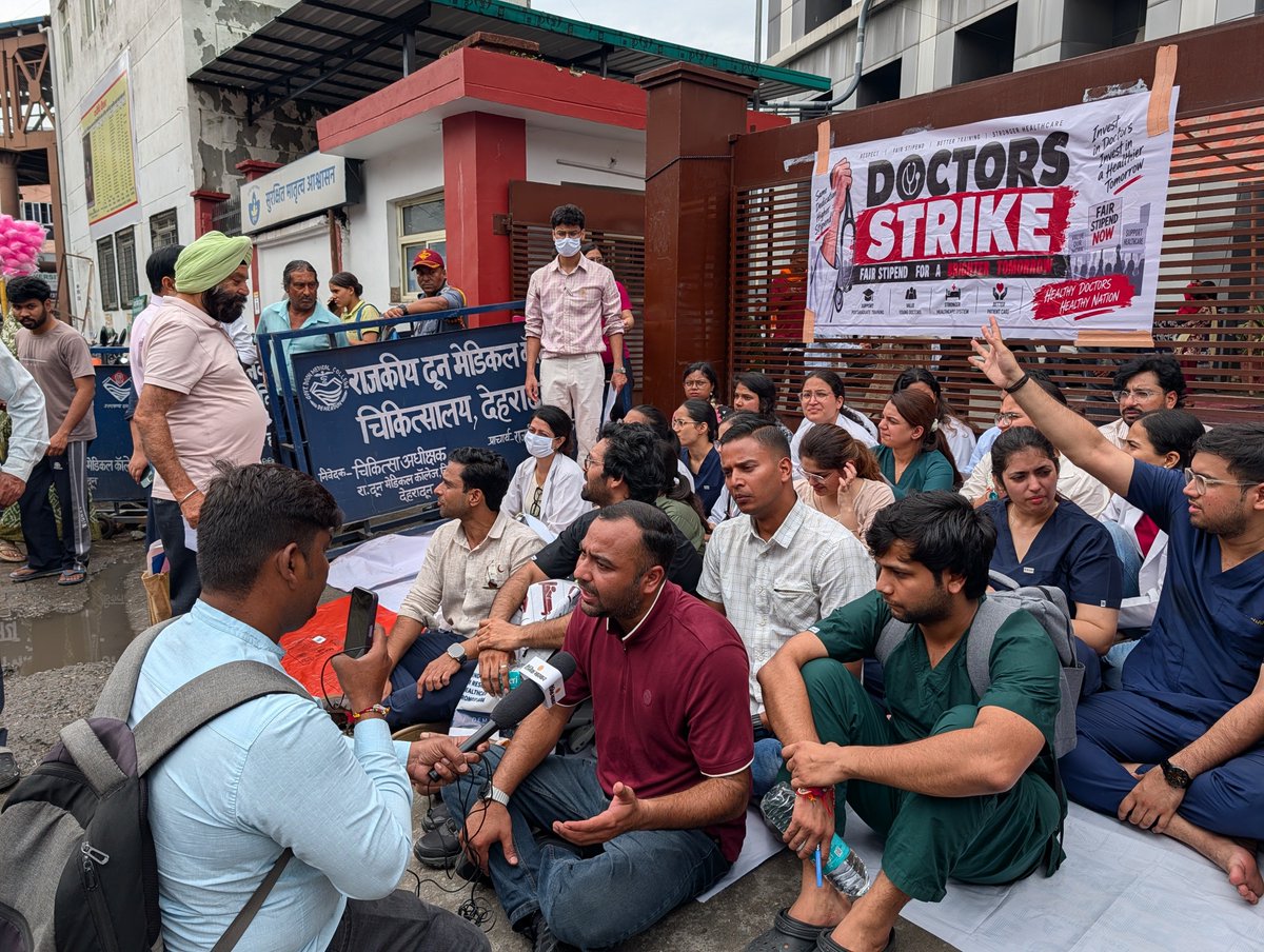 UKresidentsdocs's tweet photo. DAY 5 | STRIKE ESCALATES: COMPLETE SHUTDOWN OF OPD SERVICES ACROSS UTTARAKHAND 🩺🚨

​As our statewide indefinite strike enters Day 5, resident doctors across all government doon medical colleges, Haldwani, Srinagar, and Almora have been compelled to take the sternest step: 
A COMPLETE SHUTDOWN OF ALL OPD SERVICES.
​Despite continuous representations, the Government of Uttarakhand has maintained an indifferent silence toward PG resident doctors. Let the administration hear this loud and clear: We will NOT step back or resume routine duties until an official Government Order (GO) for stipend parity is formally issued and in our hands.
​We extend our deepest gratitude to medical associations, RDAs, and resident doctors across India who have amplified our struggle nationwide.
​A special note of thanks to Dr. Nachiket Bhatia (@bhatia_nachiket) and Dr. Dhruv Chauhan (@DrDhruvchauhan) for their relentless support, advocacy, and solid backing of Uttarakhand’s resident doctors across social and national medical platforms.
​We urge Hon'ble CM Shri @pushkardhami ji & @ukcmo to break their silence and resolve this crisis immediately before patient healthcare suffers any further.
​#Day5Strike #OPDShutdown #UttarakhandDoctorsStrike #StipendHikeNow #DoonRDA #HaldwaniRDA #AlmoraMedicalCollege #FairStipend #MedTwitter #DoctorsUnited @Uttarakhand_News @MoHFW_INDIA @drabhijeetRathi @drakashhchauhan @timesofindia @ChandMo72832254