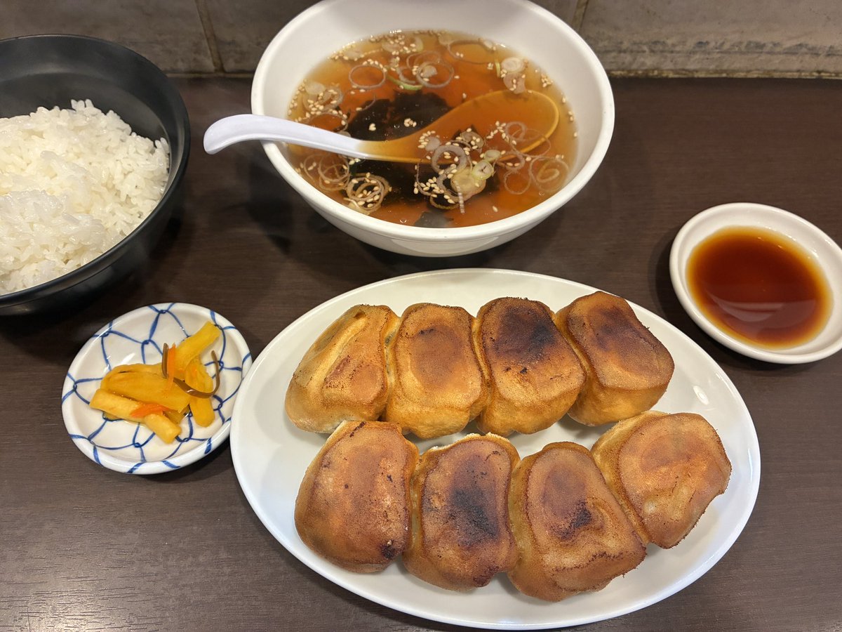 MikaKusaba's tweet photo. 30年以上住んでて、初めて来た😇美味しかった😋次は水餃子も食べたいな。
＃ホワイト餃子 #柏 https://t.co/mOqEFu3xn0