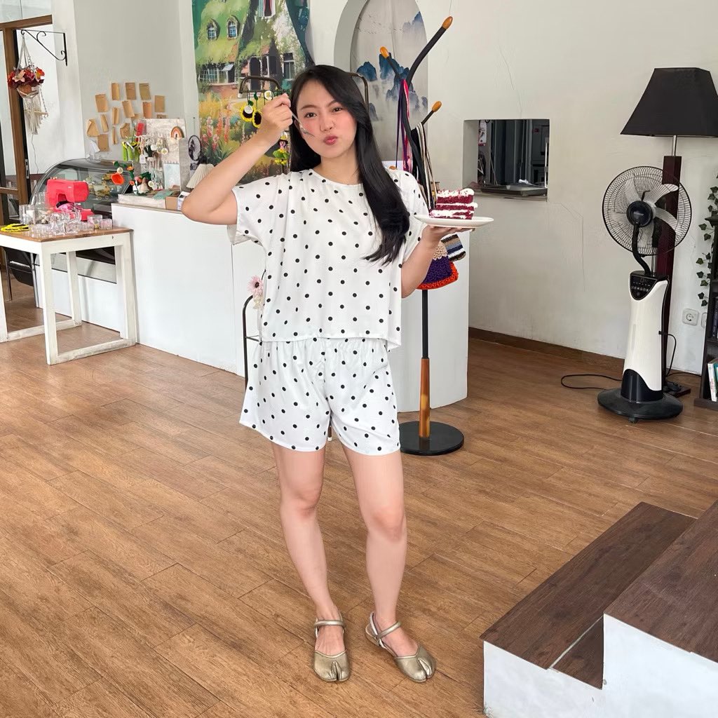 spilanmigel's tweet photo. Jujurly baru tau kalo ada baju tidur sebagus ini tapi harganya masih under 40k woi! 😭 Bahannya adem parah dipake tidur semalaman, plus potongannya tuh bikin leluasa gerak bgt pas lagi aktivitas di rumah.
🍓 https://t.co/60oCJUjA5x
Yang ini under 30k
🍓 https://t.co/6iaDJqpfm9 https://t.co/pElCMGs8e2