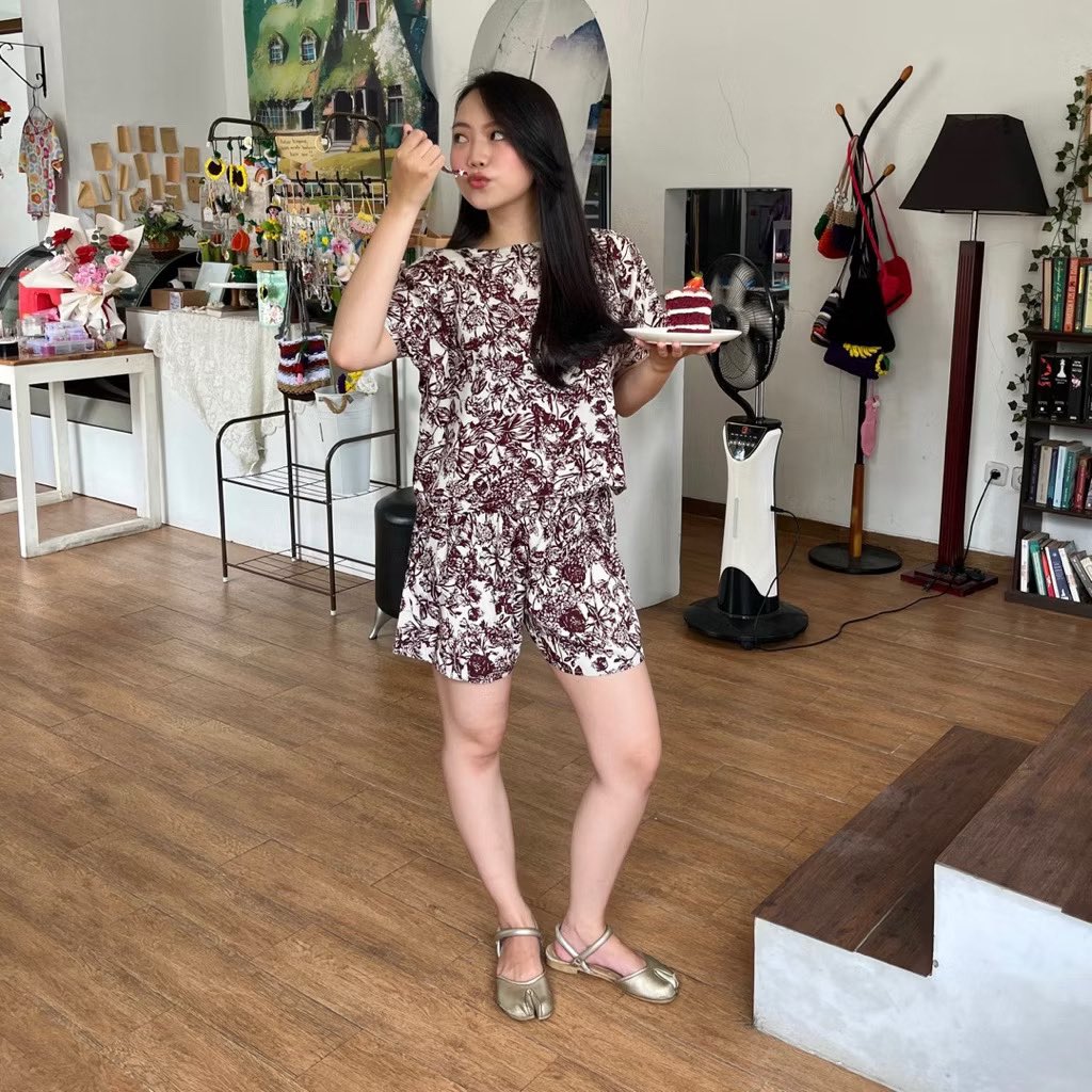 spilanmigel's tweet photo. Jujurly baru tau kalo ada baju tidur sebagus ini tapi harganya masih under 40k woi! 😭 Bahannya adem parah dipake tidur semalaman, plus potongannya tuh bikin leluasa gerak bgt pas lagi aktivitas di rumah.
🍓 https://t.co/60oCJUjA5x
Yang ini under 30k
🍓 https://t.co/6iaDJqpfm9 https://t.co/pElCMGs8e2