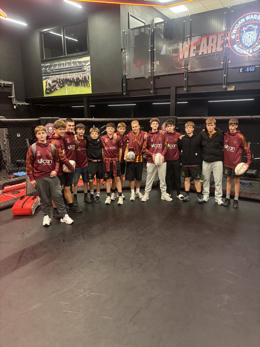 Knighty_RL's tweet photo. Huge shout out to my old mate @richardowen76 and the @WiganWarriorsRL for inviting us over and looking after us last night. 
Wigan do 🏉 better than any other club in the country. How they look after all their players is second to none. Congrats on the 🏆 
🙏 from @UnderbankRL https://t.co/M3aqrVLgJA