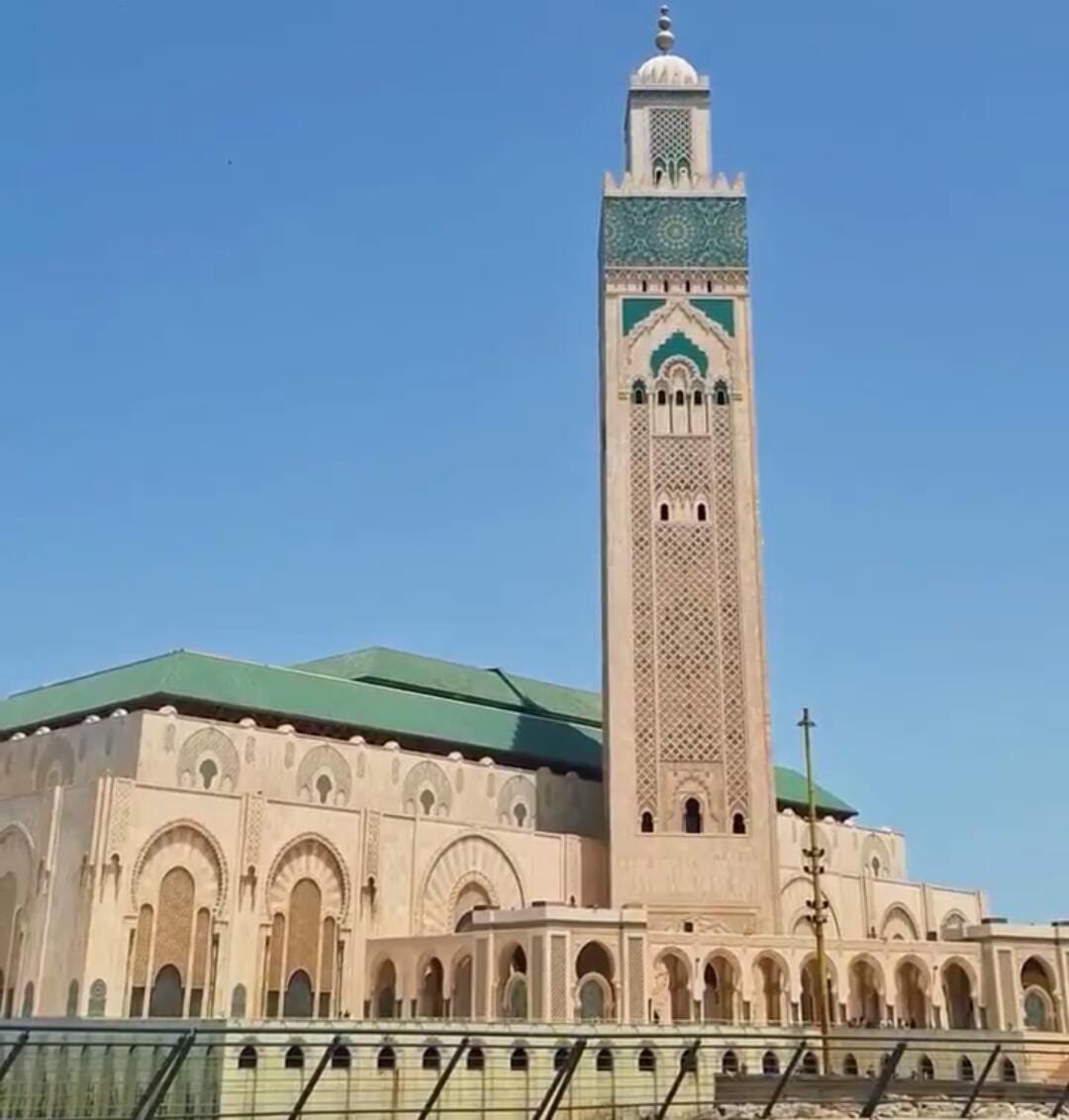 caysever1634's tweet photo. _*İnsana gelince, Rabbi kendisini (varlıkla) imtihân edip, ona ikramda bulunduğu ve ona ni‘met verdiği zaman, bunun üzerine: “Rabbim bana ikrâm etti!” der.*_ 
_*Onu (yoklukla) imtihân edip de rızkını kendisine daralttığı zaman: “Rabbim bana ihânet etti!” der.*_ 

 _Fecr sûresi 15 https://t.co/Uf8d3Ejcpk
