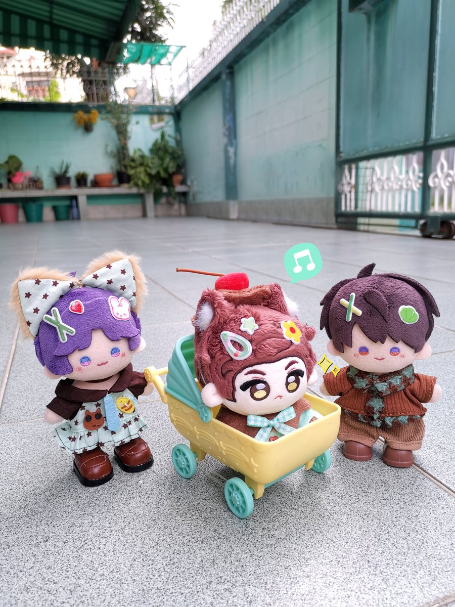 17343J's tweet photo. พาน้องโก้นั่งรถเล่น​ แต่ทำไมพี่ๆ​ ถึง... 😂 https://t.co/hc4liWZirn
