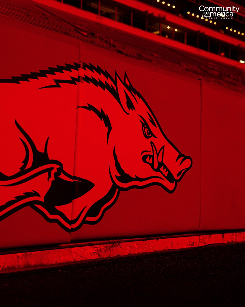 RazorbackFB's tweet photo. Same red, new glow 😍 https://t.co/nqP8esWiqQ