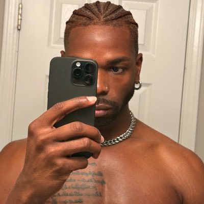 davenbrulee's tweet photo. #NewProfilePic https://t.co/iTrKZ4mEQV