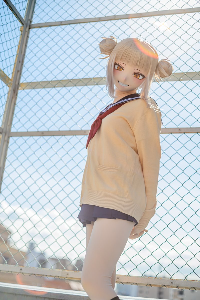WakkaWorks's tweet photo. かっちりした画ばっかりでも面白みがないので、屋外のよく日が当たる所で撮影できるのでいかにもオールドレン��～って画を狙ってみました。Super-Takumar50/1.4は盛大に虹色フレアが出てくれるのでこういうときにとてもいい感じだけど、派手に出過ぎちゃうと画が破綻してしまうので向きやら調整していい塩梅になるよ��調整してやるのは必須ですねえ