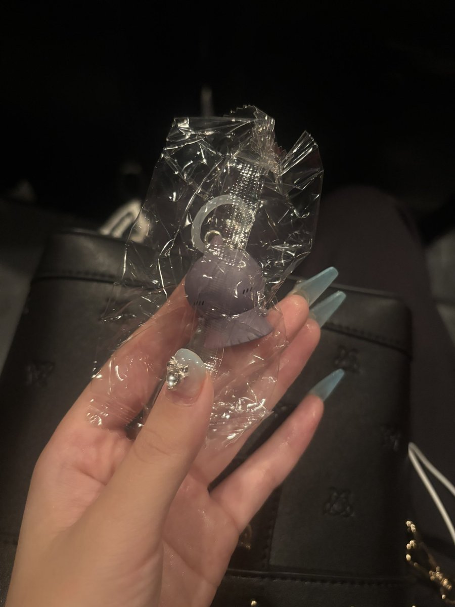 melu_noa's tweet photo. @gyutantantabe 検索より失礼致します。
当方ヒトハを2体所持しているのですがセイレーンとの郵送での交換は可能でしょうか？
成人済み、非喫煙者、ペット飼っておません。
ご検討の程よろしくお願いします。 https://t.co/IbN2kc0PQk