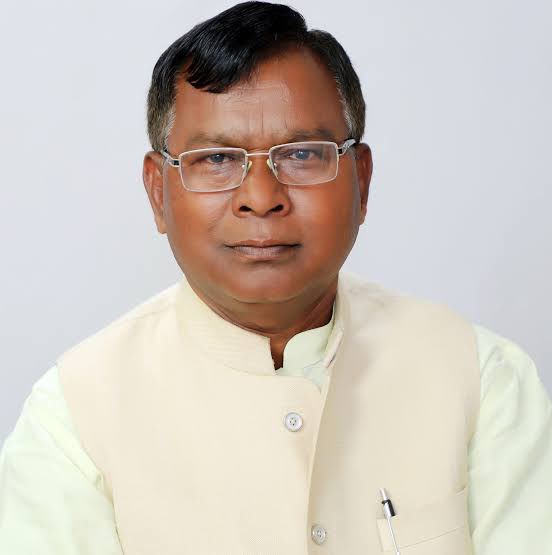 Indian_Analyzer's tweet photo. 🚨 Breaking! BJP Leader Hari Majhi Speaks Out On SC/ST Act

Hari Majhi appeals against the misuse of the SC/ST Act:

> “The SC/ST law is a strong means of social justice and security, not a weapon to trap anyone in false cases.” https://t.co/jBkHZWFmSz