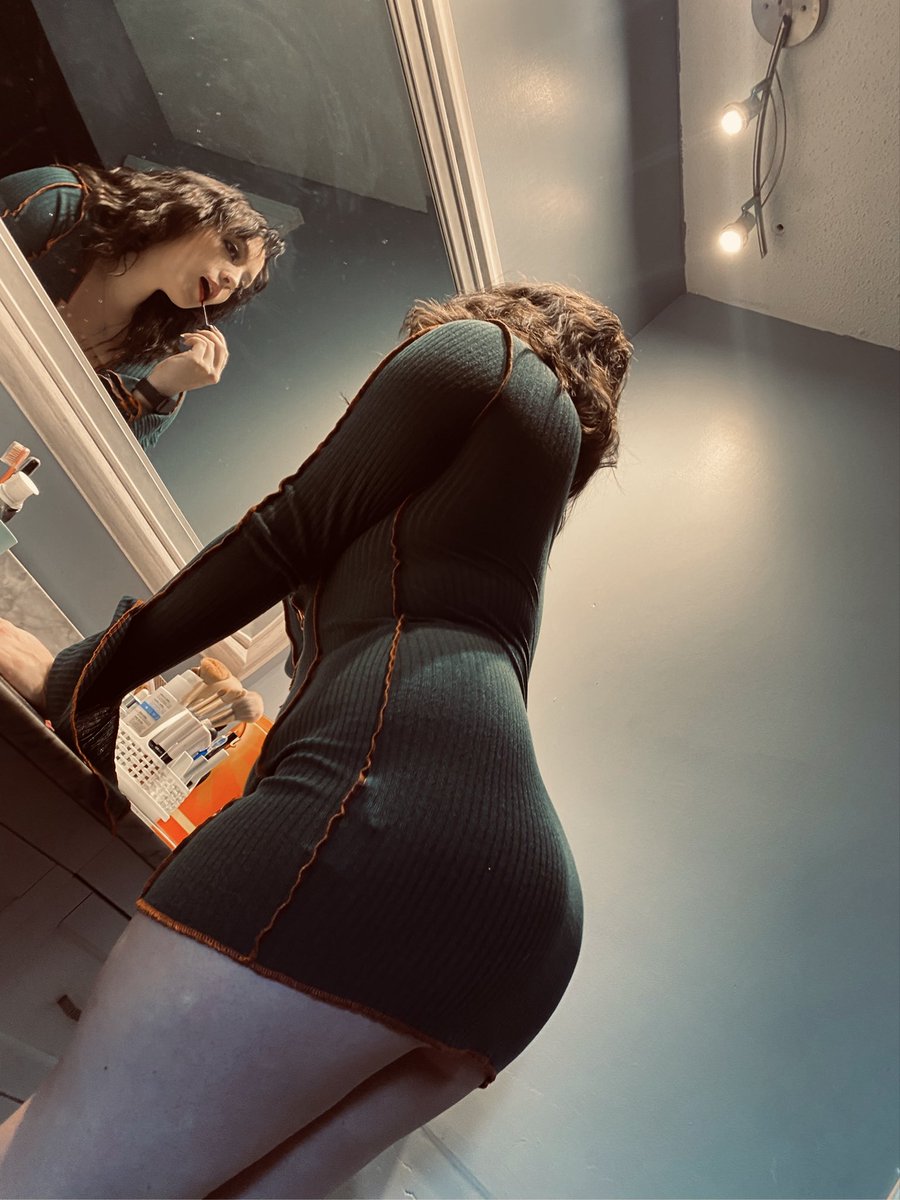 Ghoulghost01's tweet photo. Do I look pretty 💋 https://t.co/tnNb4IoZcW