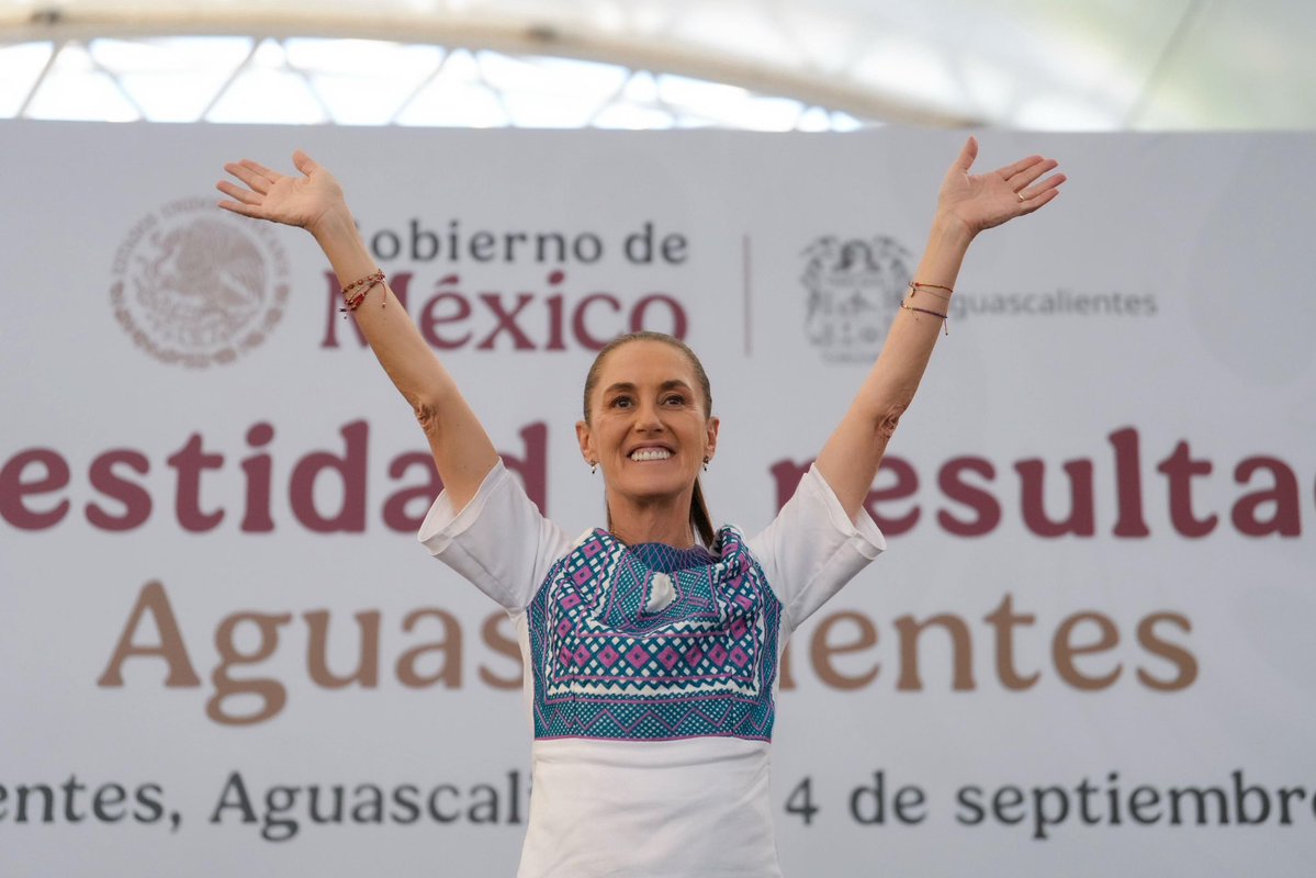 SICTmx's tweet photo. Durante la presentación del Informe #HonestidadYResultados, en el que participó el secretario de Infraestructura, Comunicaciones y Transportes, Jesús Esteva Medina y equipo del @GobiernoMX, la Presidenta @Claudiashein apuntó las acciones para Aguascalientes:

👷 Repavimentación de carreteras federales en el estado.

⚒️ Construcción del Puente Las Margaritas.

🛣️ Ampliación de la carretera Osiris-Aguascalientes.