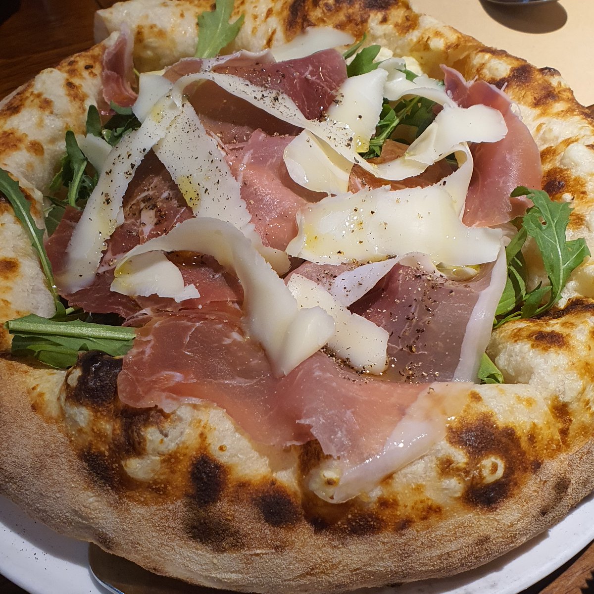 totheno1's tweet photo. 왕십리의 이탈리안 레스토랑, 핏제리아 달 포르노

푸짐하고 저렴한 대학생 맛집이 많은 왕십리, 그 중에서도 한양대 근방에서 한떨기 꽃처럼(?)피어난 이탈리안 레스토랑
화덕에 굽는 피자부터 현지 레시피를 고집하는 파스타까지, 정통 이탈리안을 즐길 수 있는게 매력적

https://t.co/GotDPJsOAP https://t.co/jtlQdI8jl0
