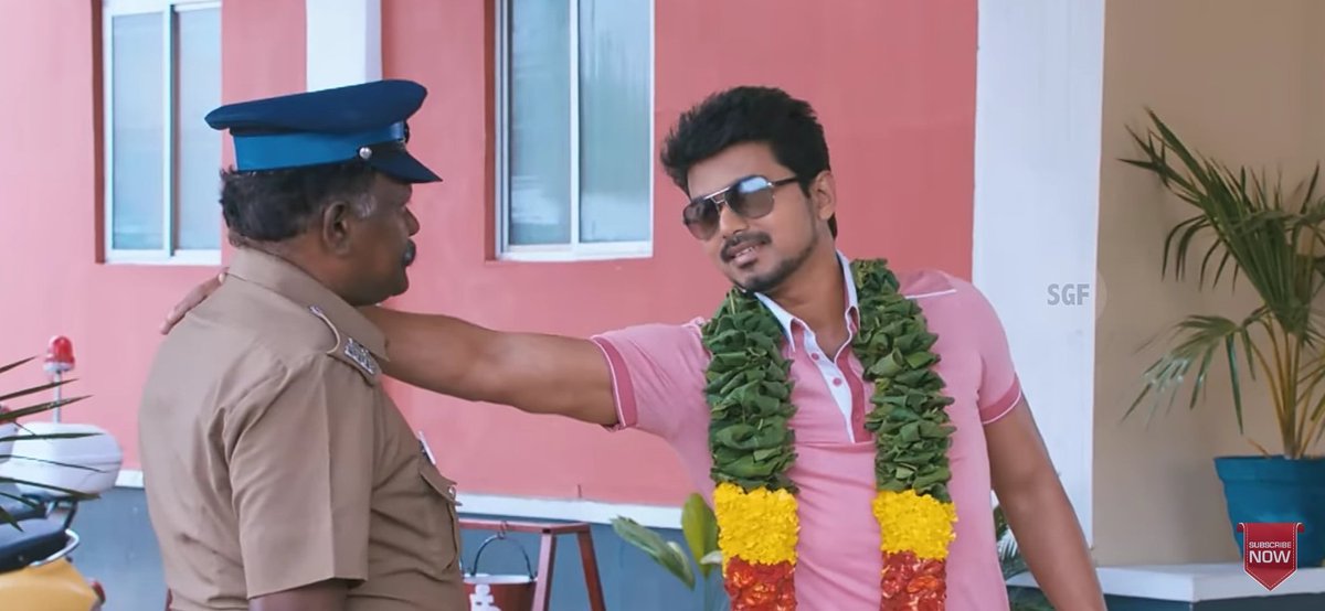 itz_02l's tweet photo. யோவ் #Sk
தனுஷ் நீங்களும் எப்படி முதுகுல குத்துறதுன்னு ஐயாவை பார்த்து கத்துக்கோங்க https://t.co/kW0btUyiwy