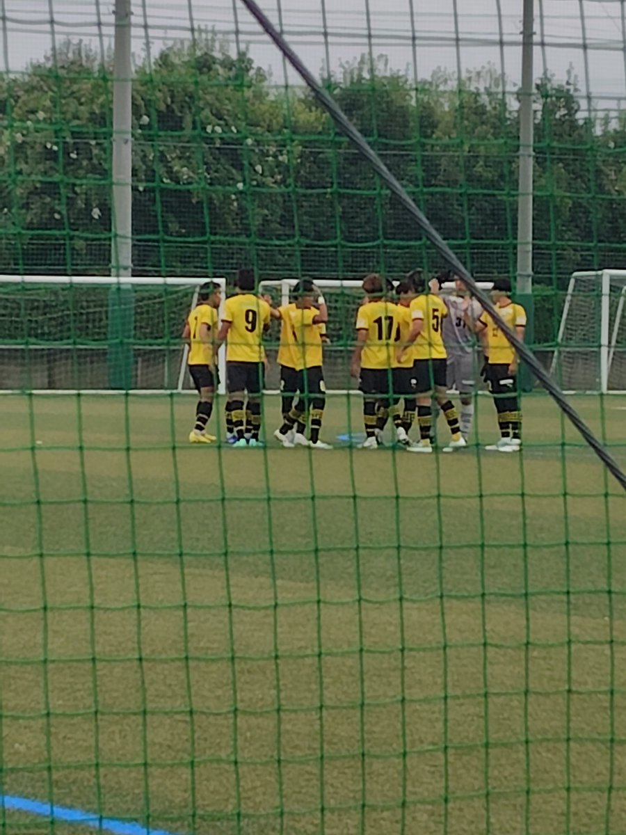 fusanokuniinou's tweet photo. 9/5(土) #関東サッカーリーグ2部 #厚木はやぶさFC vs #エスペランサSC 戦@ #かもめパーク
小雨がぱらつく程度で何とか凌げます。
10:30 KICKOFF
前半途中から厚木の時間が続いていましたが、前半41分、不用意な?バックパスを相手に奪われ失点😭
前半終わって0-1
勿体なかったな〜
#KSL2 #atsugihayabusafc