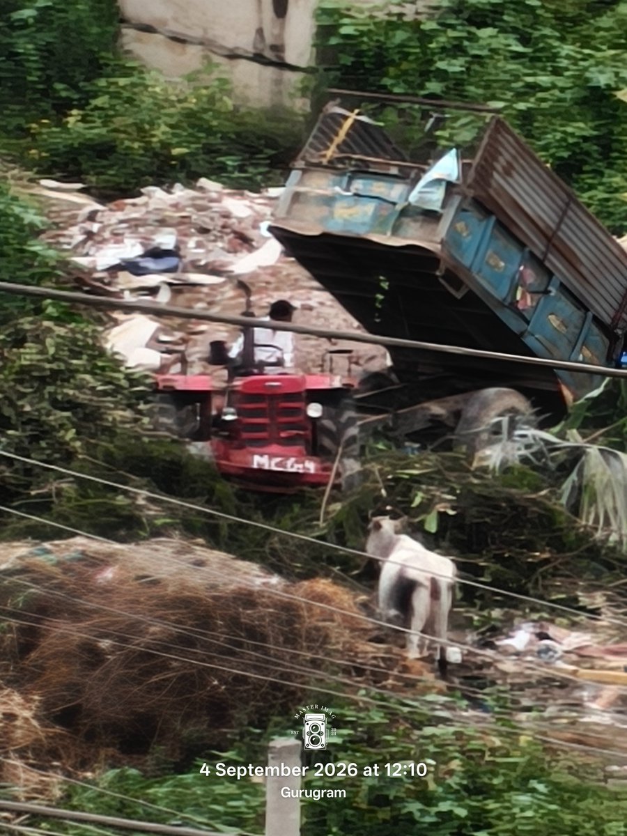 khushisinghal's tweet photo. Situation isn't changing anytime soon. None of d depts r bothered. Tractors r dumping illegally w/o any fear of law. Many complaints have been made to @MunCorpGurugram , @OfficialGMDA by d residents of Nirvana Country.

@CPCB_OFFICIAL plz look into this.
Complaint ID-TW 21-26892. https://t.co/2j7H7PUJdl