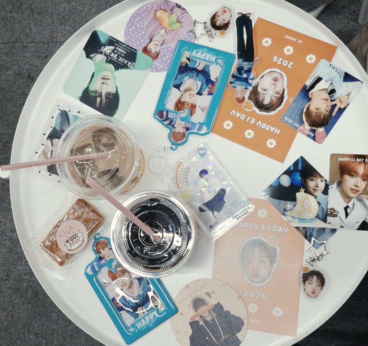 mijyuim's tweet photo. EJセンイルカフェ🥳🩷🧡🍊
可愛すぎるーーー😭
#YOIZCAFE https://t.co/02lP0A1hFa