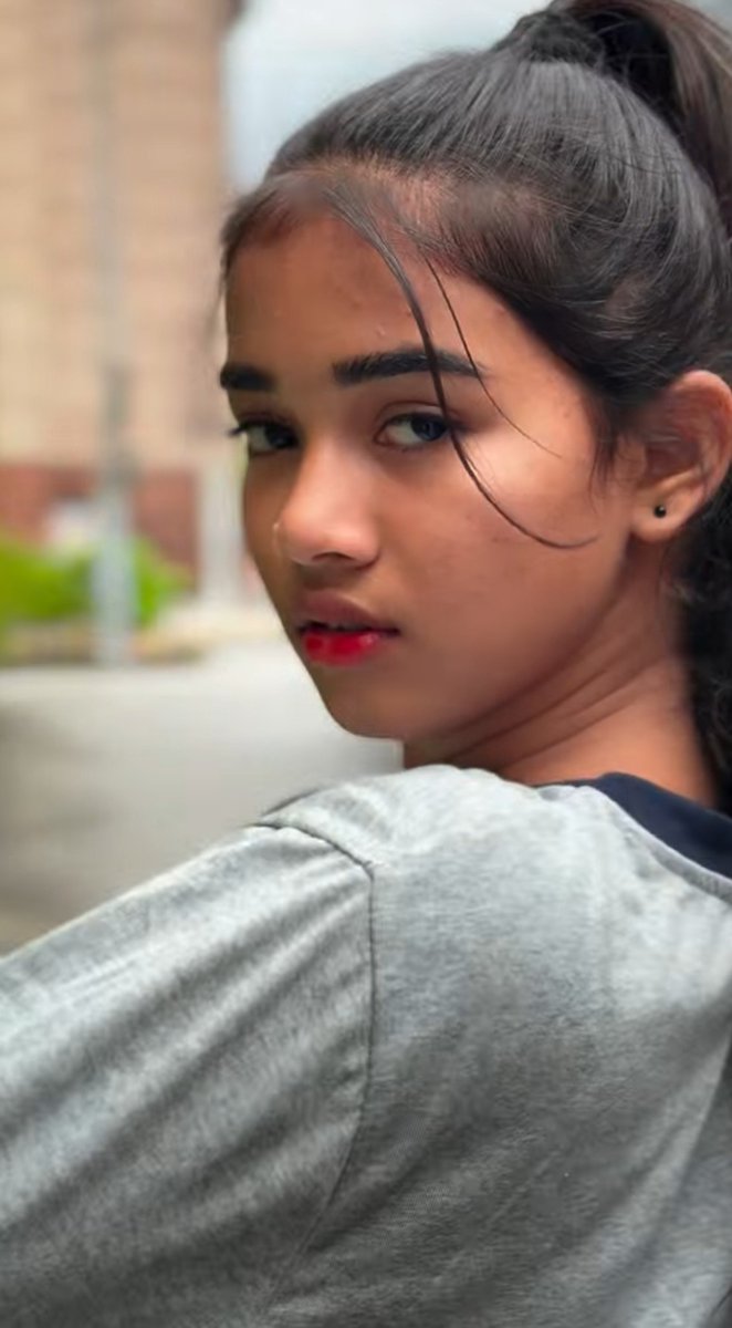 ramanivaisu12's tweet photo. Entha kutty munda face nakki edukanum jatty kalaati punda sappi uriyanum naa evaala pethaa thevidiya evala vaichu veyabaram pakuraa https://t.co/316SxpBu6o