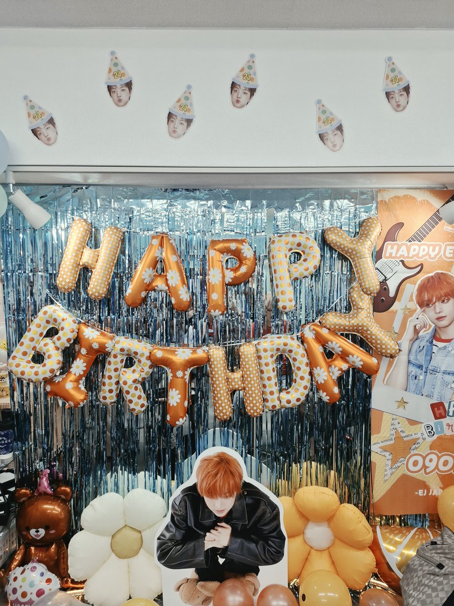 mijyuim's tweet photo. EJセンイルカフェ🥳🩷🧡🍊
可愛すぎるーーー😭
#YOIZCAFE https://t.co/02lP0A1hFa