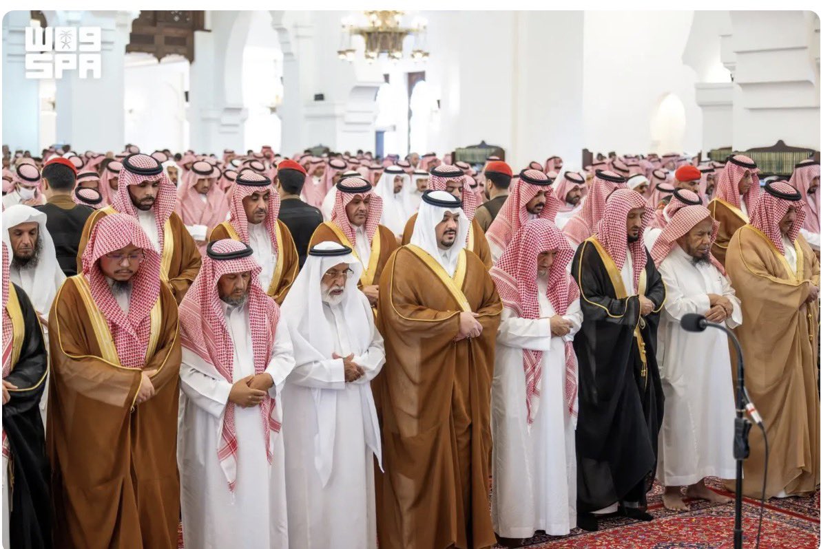 ahmalassaf's tweet photo. ما أعظم الرحلة إذا كان #القرآن_الكريم أمامك وقد خدمته وعملت به وله.
تقبل الله من الشيخ سعد آل فريان أحسن ما عمل، وغفر له، وبارك فيمن بقي. رحمه الله وأحسن لأسرته العزاء.
#من_مدونتي
الشيخ سعد آل فريان: راحل يستقبله القرآن!
https://t.co/nsx2woMyLy https://t.co/EIpfRPMUiy