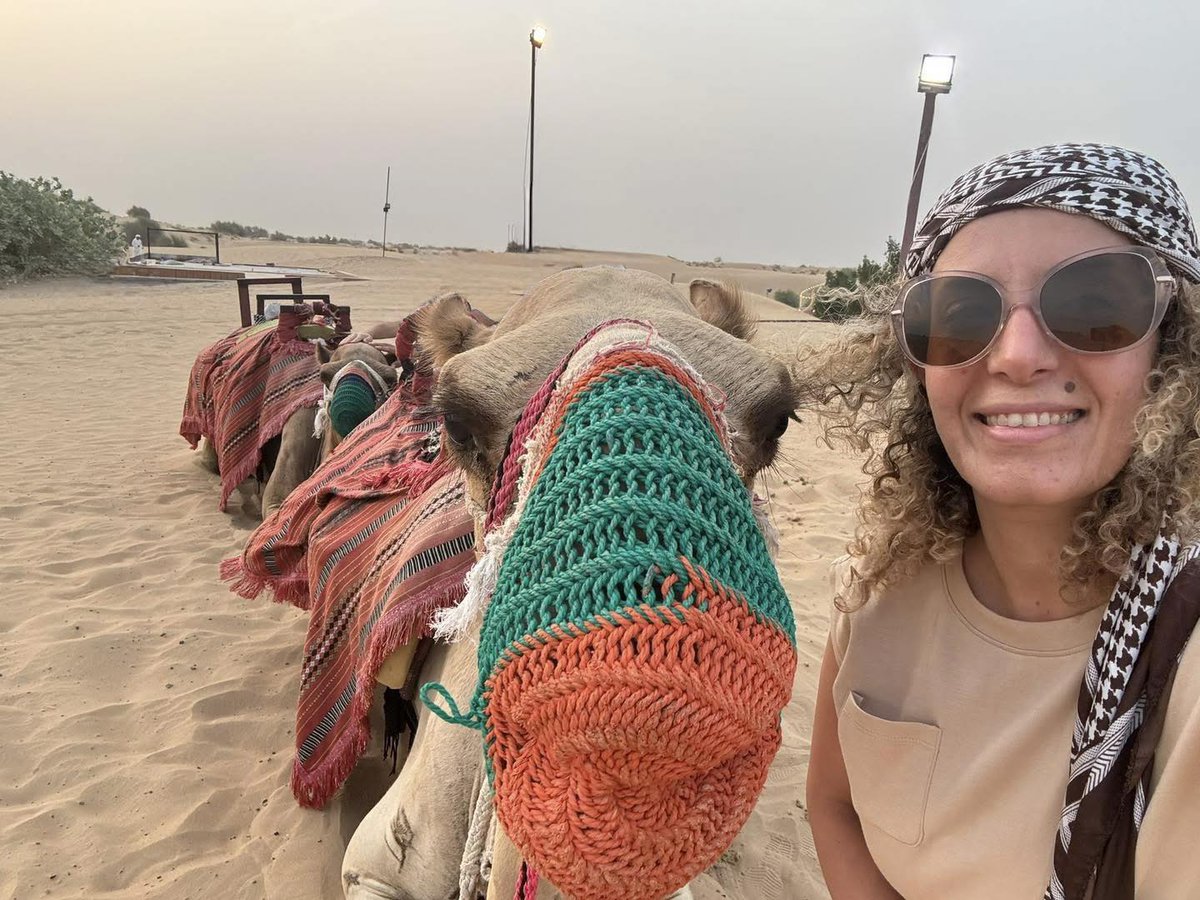 zeynepBarut6's tweet photo. ما حدا سلّمني الحياة اللي عايشتها اليوم. جيت لأمريكا ضعيفة وغريبة بلا أهل، بس بإيمان كبير إن في حياة أجمل بتستناني. سعيت للحرية، لوقت أكتر مع ولادي، ولحياة بتشبهني. اعرفي قيمتك واحمي رؤيتك وصدّقي حالك. https://t.co/VfGNQJ3802