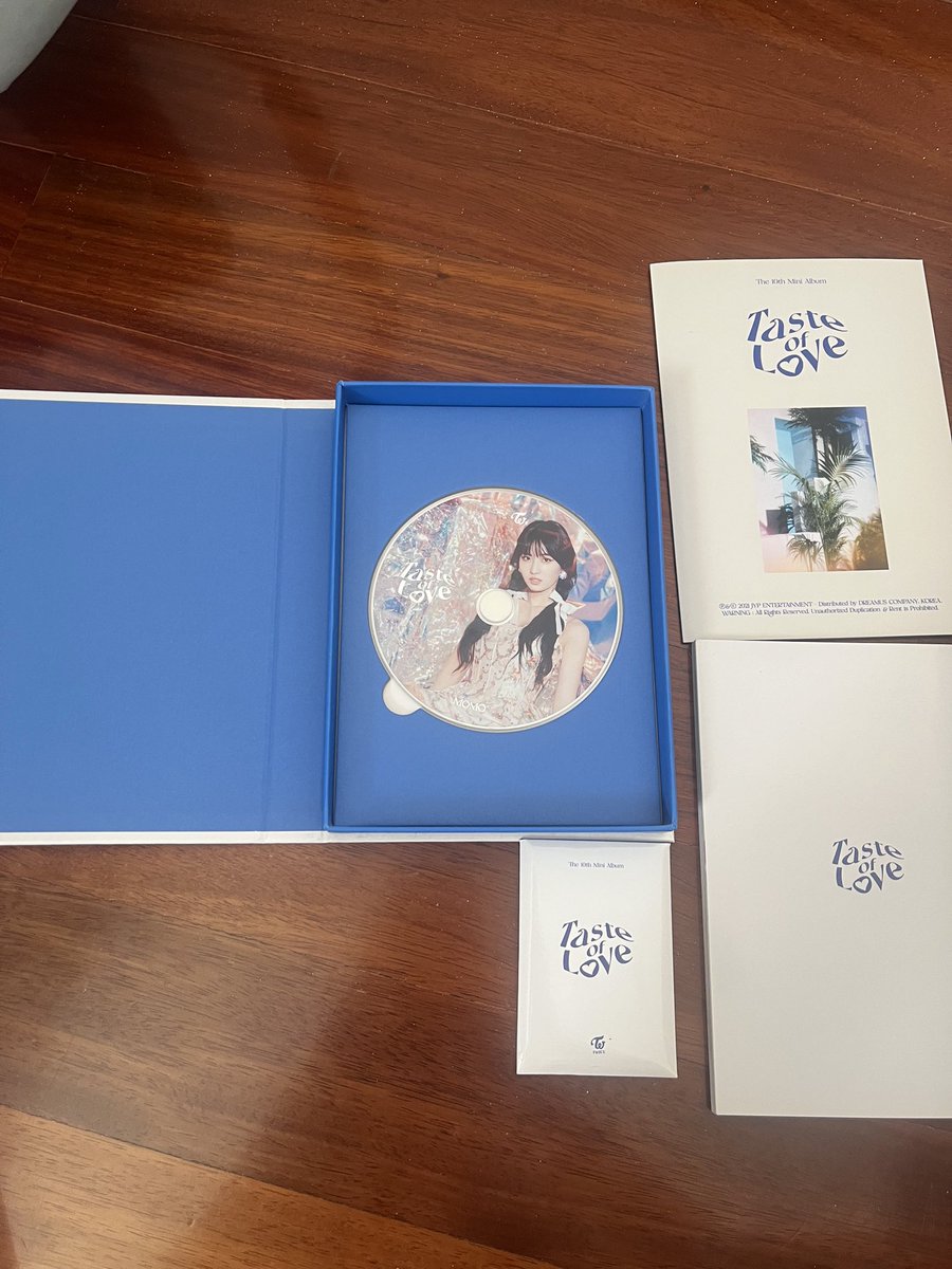 hiyyihbehappy's tweet photo. ขายต่อtwice taste of love album ของเหลือตามรูปสีชมพู 220 บาทสีฟ้า 170 บาทค่า #ตลาดนัดทไวซ์ #ทไวซ์ #วันซ์สายเปย์ #ตลาดนัดtwice https://t.co/KRPzXYDvGA