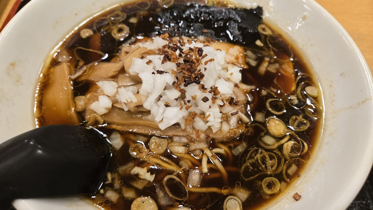 charu_dqx's tweet photo. ラーメンしか食べてない。
＃草加健康センター
＃百年醤油特製ラーメン https://t.co/73NVtONrYm