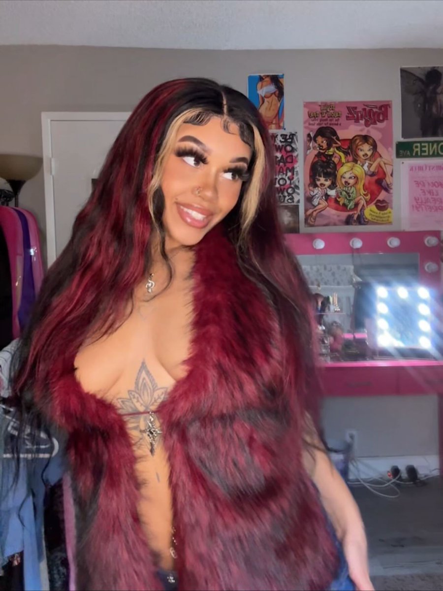 Linajovx's tweet photo. Watch me play with my pussy on ft live rn 💦 💦 🍆 💦 #nsfwtwt #buyingcontent #nsfw #horny https://t.co/KsNFw3IZCS