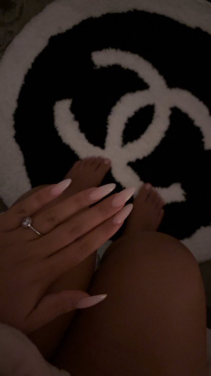 ThePrincessB___'s tweet photo. fresh claws https://t.co/meMt0rFrcK