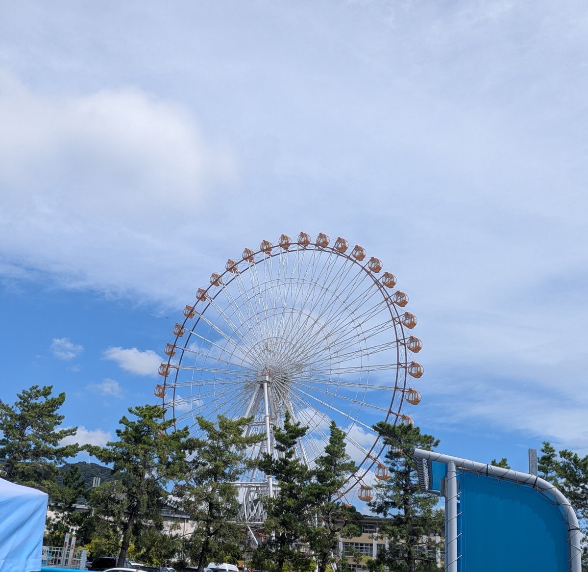 nikujyaba's tweet photo. 縁があって今年も！
雨予報じゃなかったんかーぃ。でも例年になく風が心地よい◎
ラグーナのTREASURE05xは今年で終わり。準備はばっちり。
#TREASURE05x
#ラグーナ https://t.co/m6Irpi8lXb