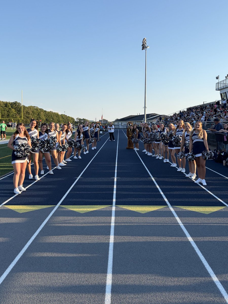 EHSCougarsCheer's tweet photo. Week 3: Pee Wee Night and Live on Air with Big Dave on B105! https://t.co/mzPQ1pYxqh