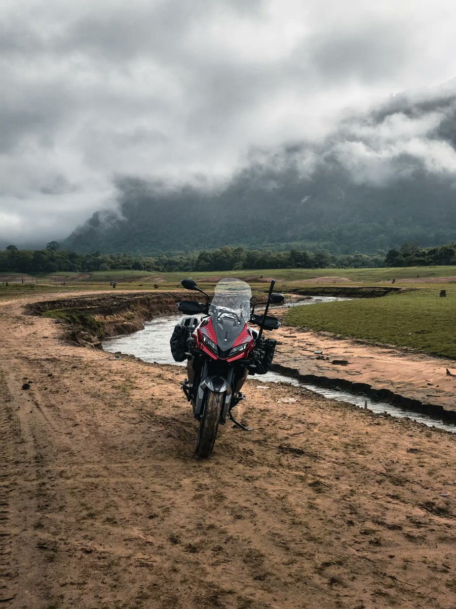 IngeborgLakc's tweet photo. Ban Tao Than” is the place to be right now: clouds, mountains, and nature at its finest. https://t.co/TeVEhmcs3p