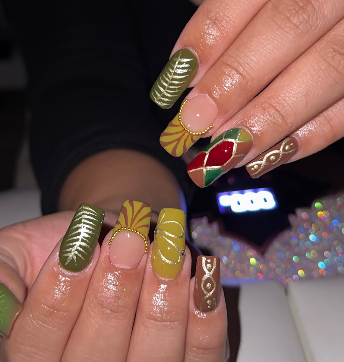 prottiahmet's tweet photo. Book your nail appointment. DM @geetikaartistry for inquiries. https://t.co/YTI4TboZoJ