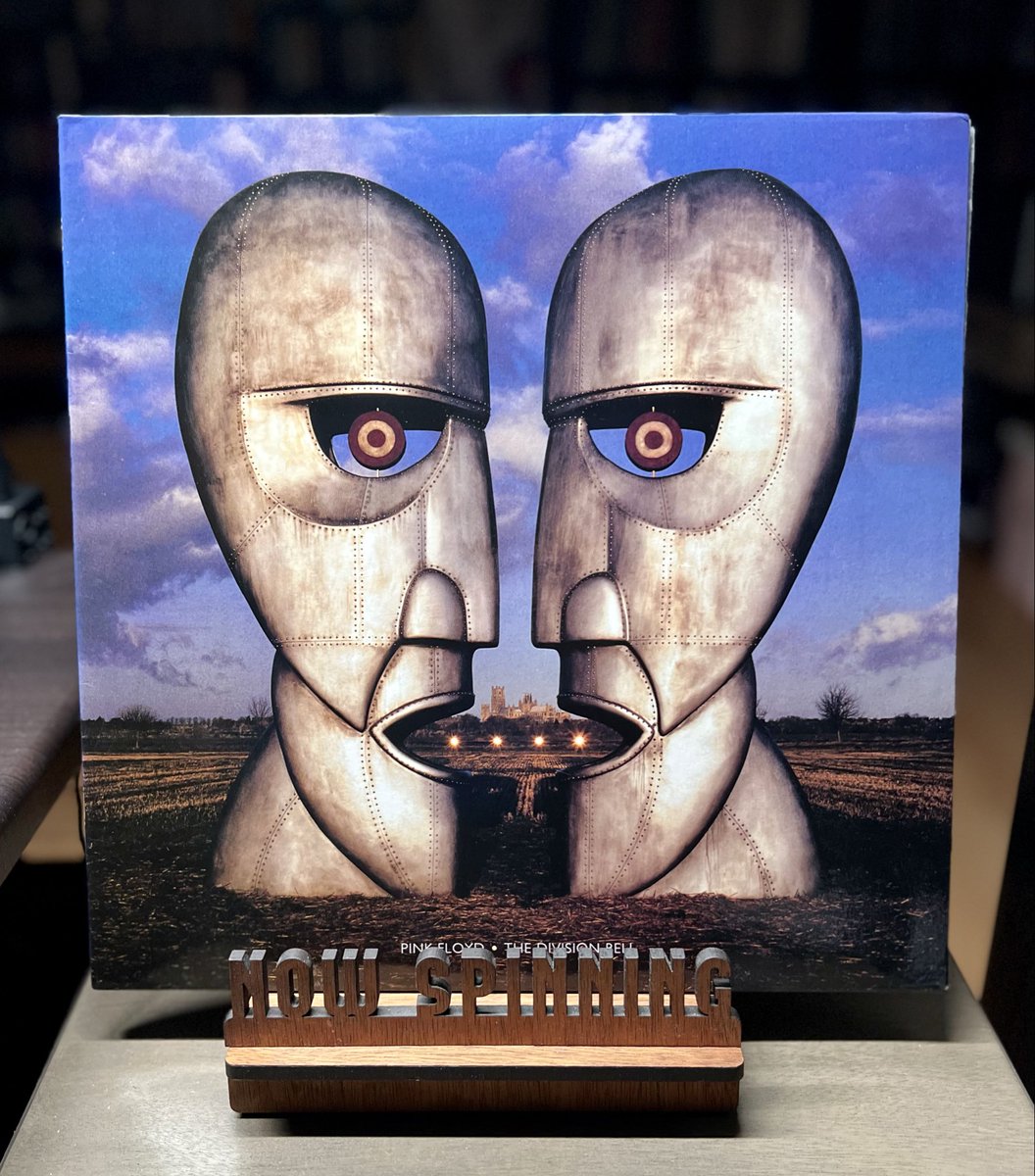 StanleyCup3533's tweet photo. The Division Bell - The Floyd. In 1994, the only country to press the unedited album to vinyl was South Korea. This is said 2 LP pressing. It sounds beautiful. Take note they didn’t use the picture labels. #nowspinning #vinyl #PinkFloyd #vinylrecords https://t.co/hKdal4MVt4