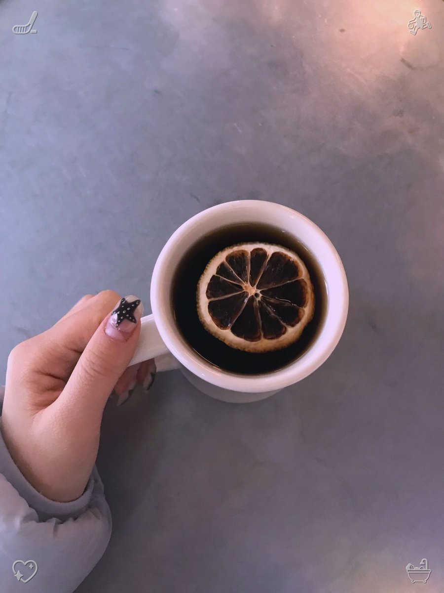 ninonohananuko's tweet photo. 🍰A cozy mug of tea in hand, we make our way to the dock beneath the bright sun, where the ocean gleams. Stepping onto the “Sea Whisper,” we get set to drop our fishing lines, create lasting moments, and soak in the day side by side—dad and son, connected through the waves. https://t.co/wruHgLnsJS