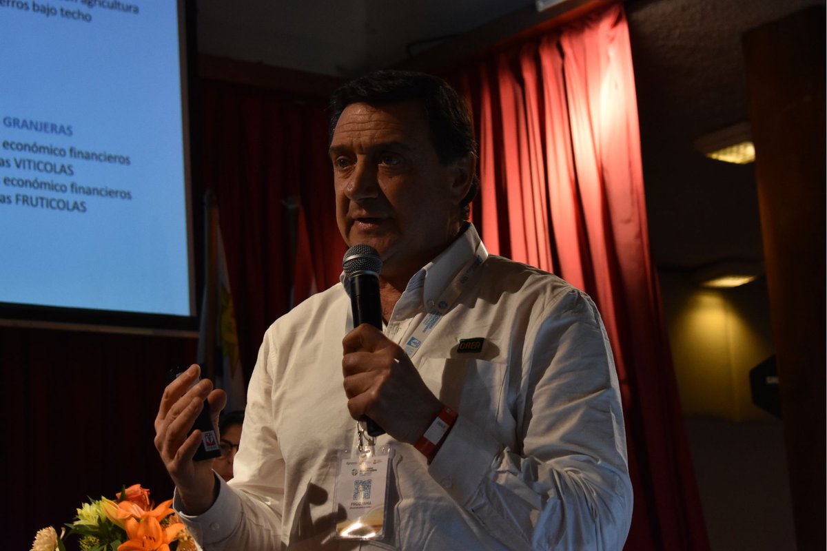 CCEAU1's tweet photo. 👨‍🏫 César Mosca trae a las II Jornadas Agropecuarias Binacionales una mirada sobre los resultados económicos y financieros de las empresas CREA y una pregunta que atraviesa cualquier actividad productiva: ¿cómo analizar correctamente su rentabilidad?

🌱 La respuesta no es igual para todos. Cada sistema productivo tiene estructuras, dinámicas y variables propias que condicionan sus resultados.

📊 A partir del análisis de información de empresas CREA, su exposición pone en perspectiva la rentabilidad de distintos sistemas productivos y las perspectivas que se abren para cada uno de ellos.

🌾 Porque para comprender los números, primero hay que comprender el sistema que los genera.

📍 “Resultados Económicos y Financieros de las Empresas CREA: análisis, rentabilidad y perspectivas de los sistemas productivos”.