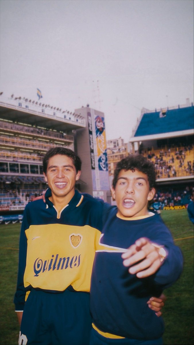 juampireynoso's tweet photo. A Carlos Tevez todo. El último gran ídolo de Boca. Los pibes que hoy pasamos los 30 queríamos ser él. Se caerán algunas lágrimas en su despedida en La Bombonera. https://t.co/d95nXcBAOZ