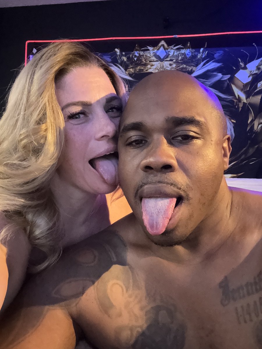 MarilynMidas's tweet photo. Hey guys please vote for us for fav cam couple for AVN this year! Love and appreciate your support! 🔥❤️ Make sure you’re following our stream page for our links and stream updates @AfterTheStream https://t.co/a1yI8UkRH4