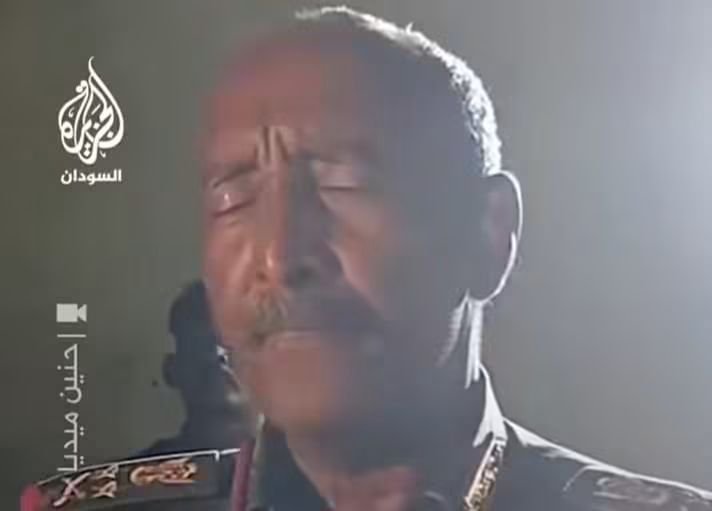 KhabeerNawal's tweet photo. 🥇 السيرة الذاتية للمرشح الرئاسي:

📌 قتل شباب الثورة العزل.
📌 إنقلب على شرعية الشعب.
📌 نقض العهود والمواثيق.
📌 يكذب كما يتنفس. 
📌 البدروم.

📌 قوى الدعم السريع وإلغاء تبعيته للجيش.
📌 قوى وسلح ملايش جديدة لمحاربة الدعم السريع.
📌 قوى وسلح ملايش أجدد، لمحاربة الملايش السابقة https://t.co/Y9HggrXoVj