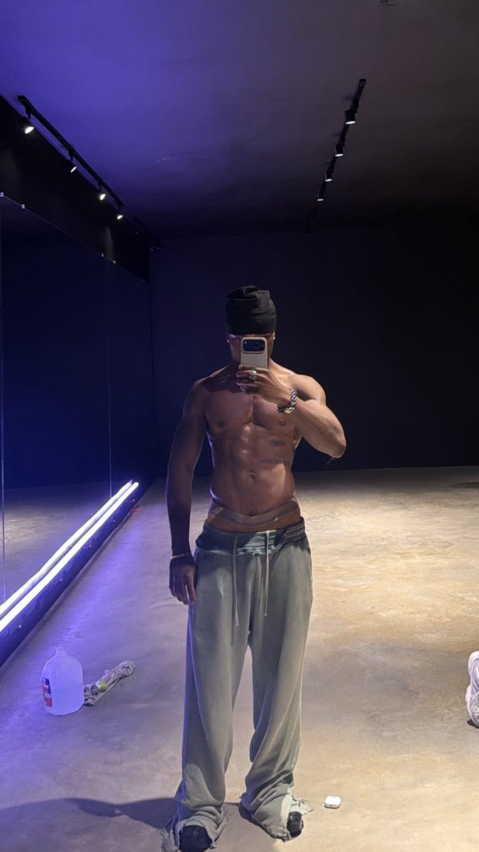 jeromestixxx's tweet photo. This ain’t AI. This was built brick by brick… https://t.co/X9kfJFYgsb