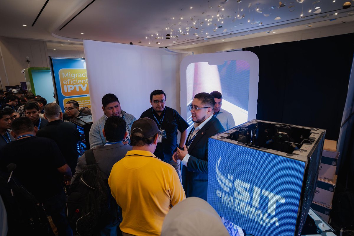 SITgt's tweet photo. A través de su stand informativo, los visitantes conocieron más sobre las acciones de la institución y el Plan Nacional de Conectividad Digital #PNCD 
#SITGuatemala #GigaExpo2026 #Telecomunicaciones #ConectividadDigital #Innovación https://t.co/o81JJebIuZ