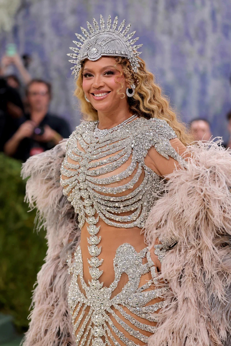 Beyoncé's New $1,000 Wooden Vinyl Box Comes With No Music — and Fans Are Losing Their Minds